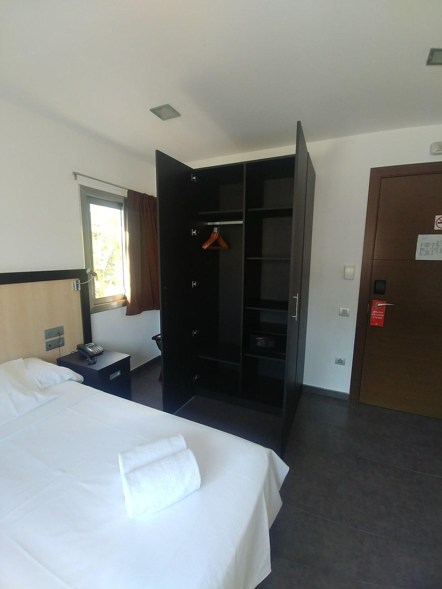 Hotel 170 Castelldefels Ngoại thất bức ảnh